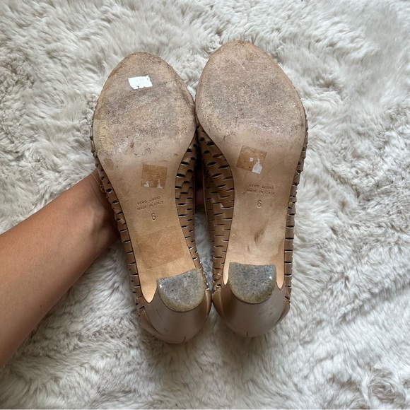 Aquatalia Laser Cut Chunky Heel Peeptoe Pump heel leather Size 6 - Picture 4 of 9